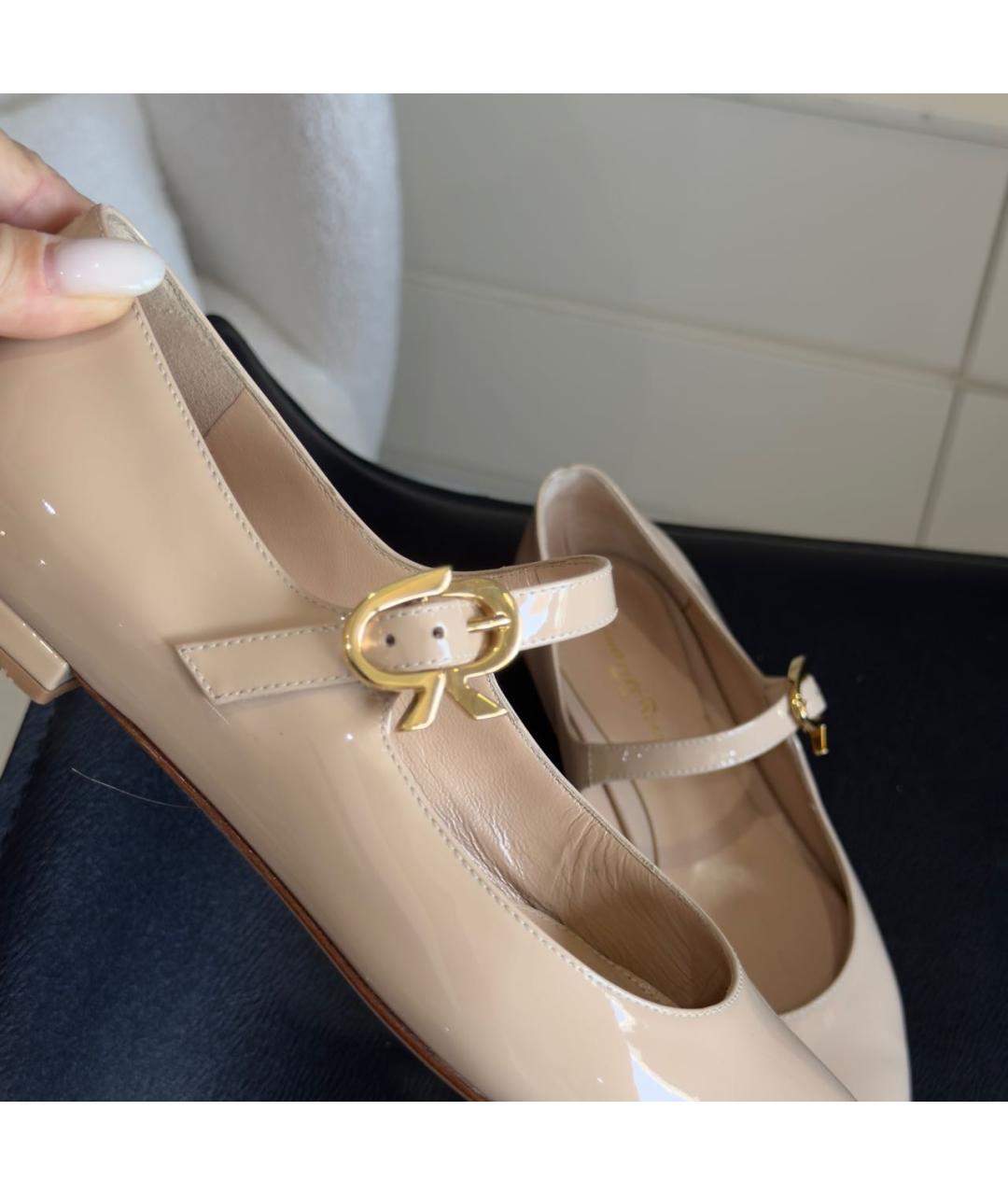 GIANVITO ROSSI Бежевые туфли из лакированной кожи, фото 4