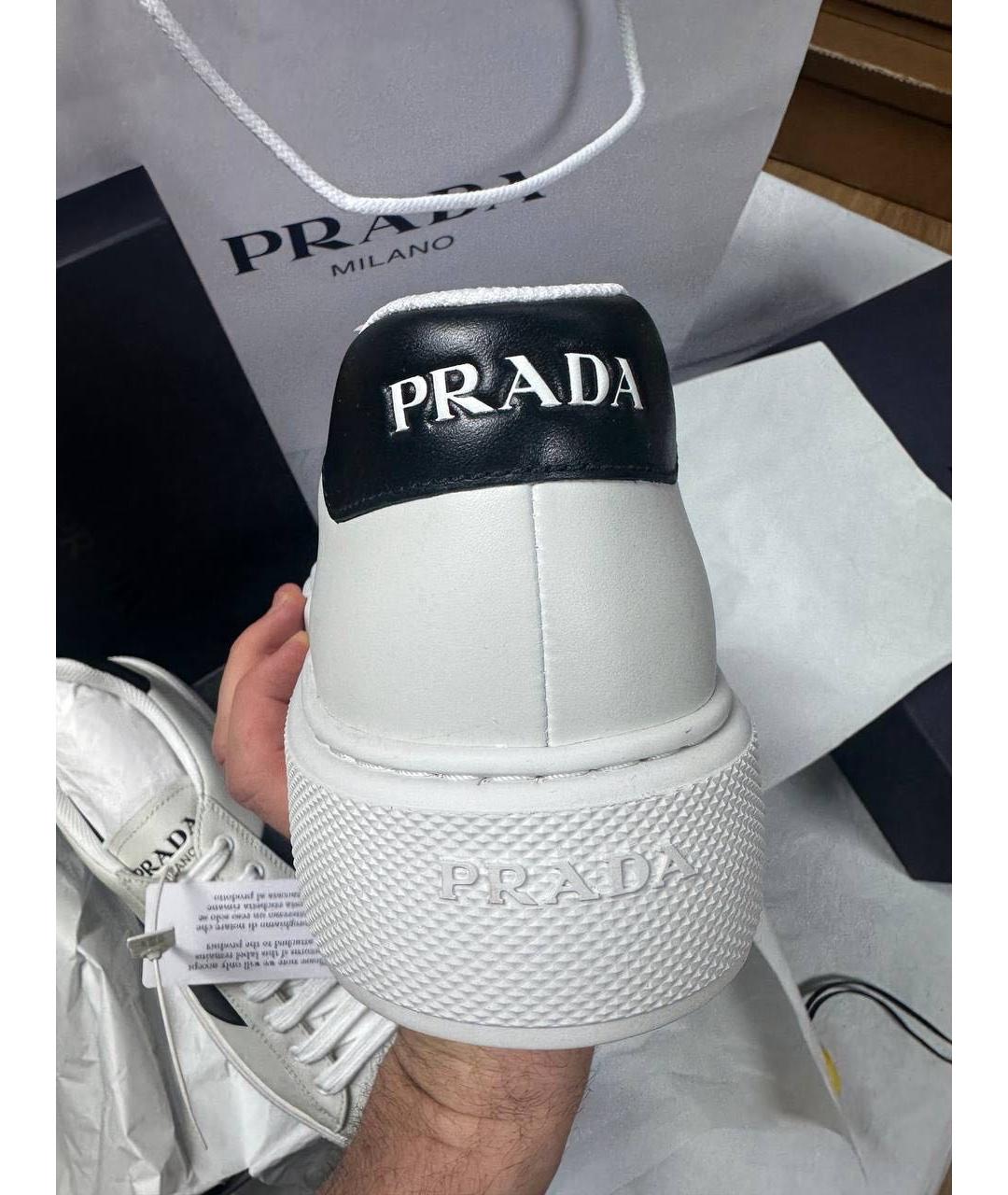PRADA Белые кожаные низкие кроссовки / кеды, фото 5