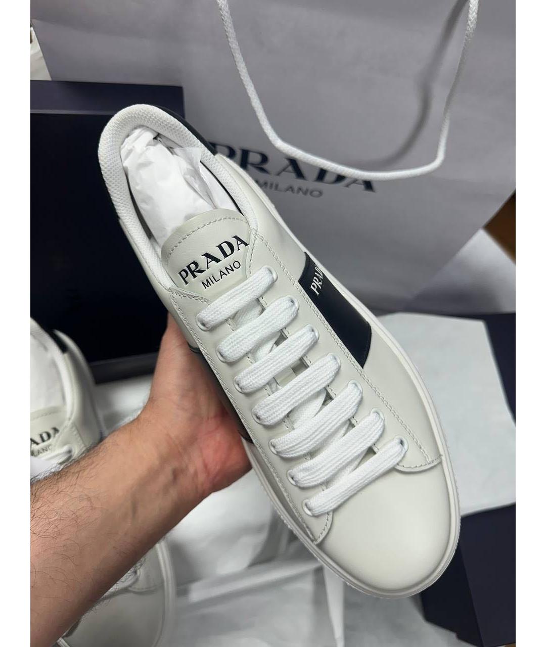 PRADA Белые кожаные низкие кроссовки / кеды, фото 4
