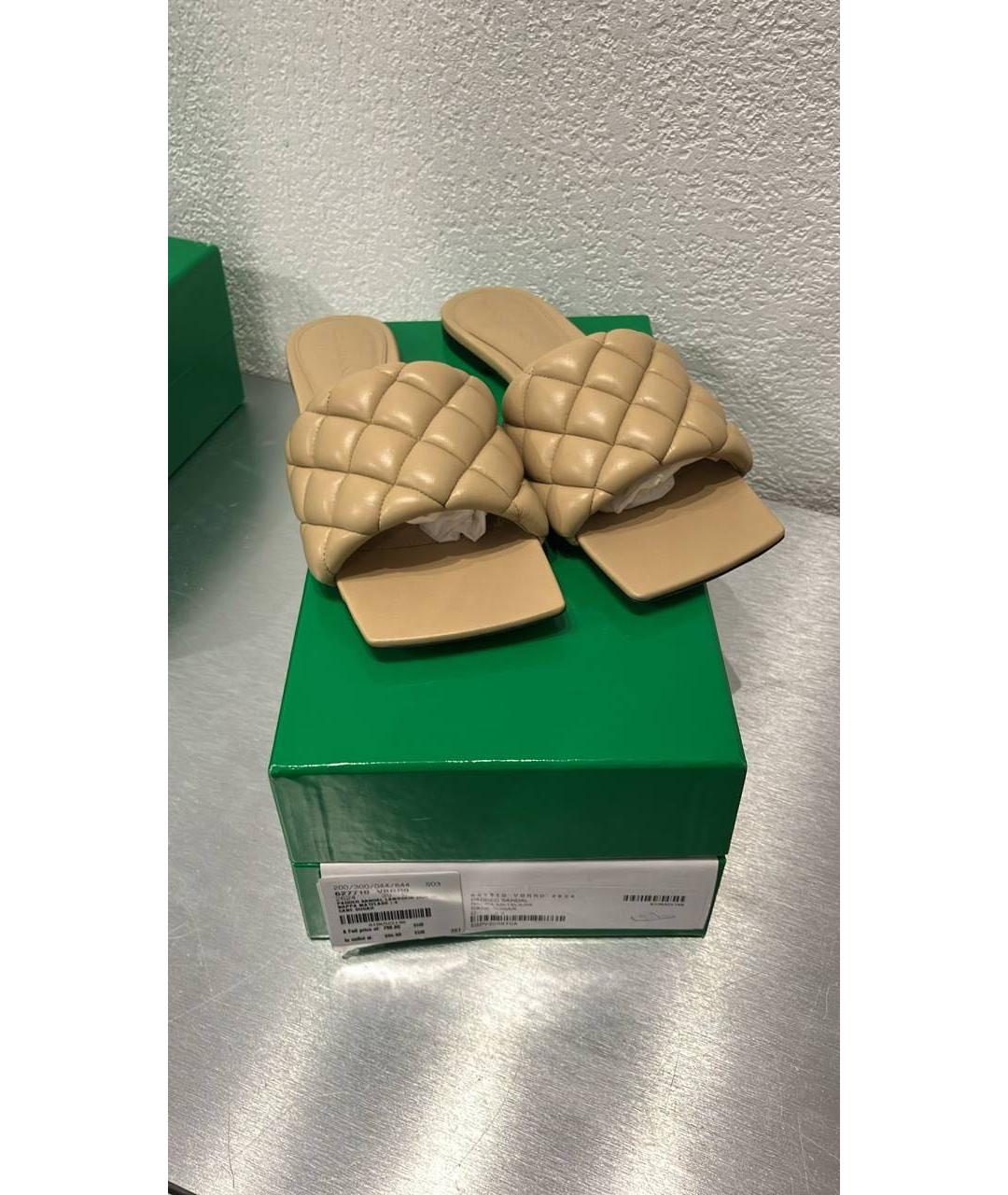 BOTTEGA VENETA Бежевые кожаные шлепанцы, фото 2