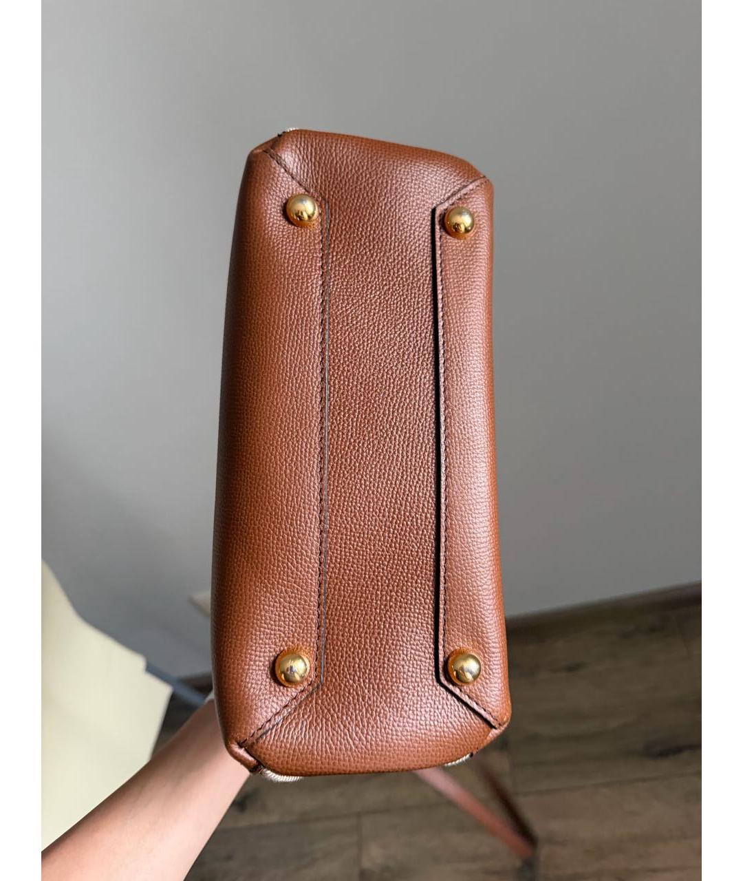 BURBERRY Коричневая кожаная сумка с короткими ручками, фото 3