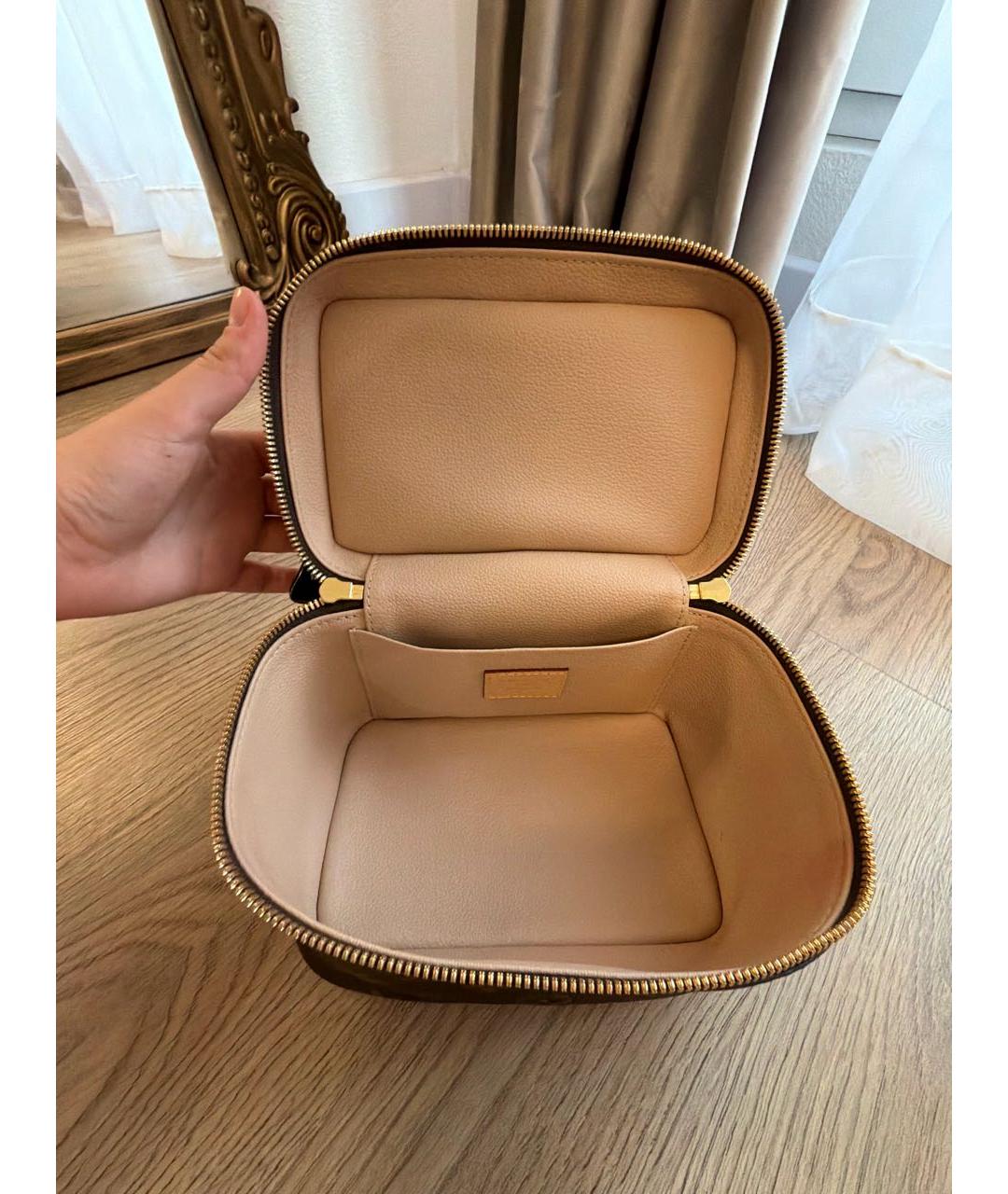 LOUIS VUITTON Коричневая кожаная косметичка, фото 4
