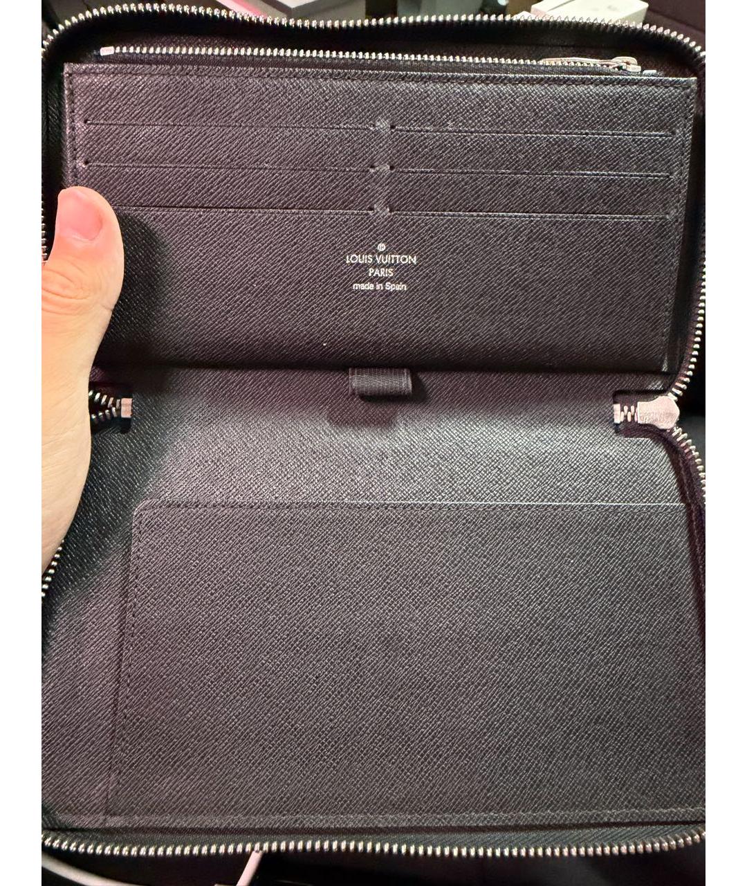 LOUIS VUITTON Черный кожаный кошелек, фото 3