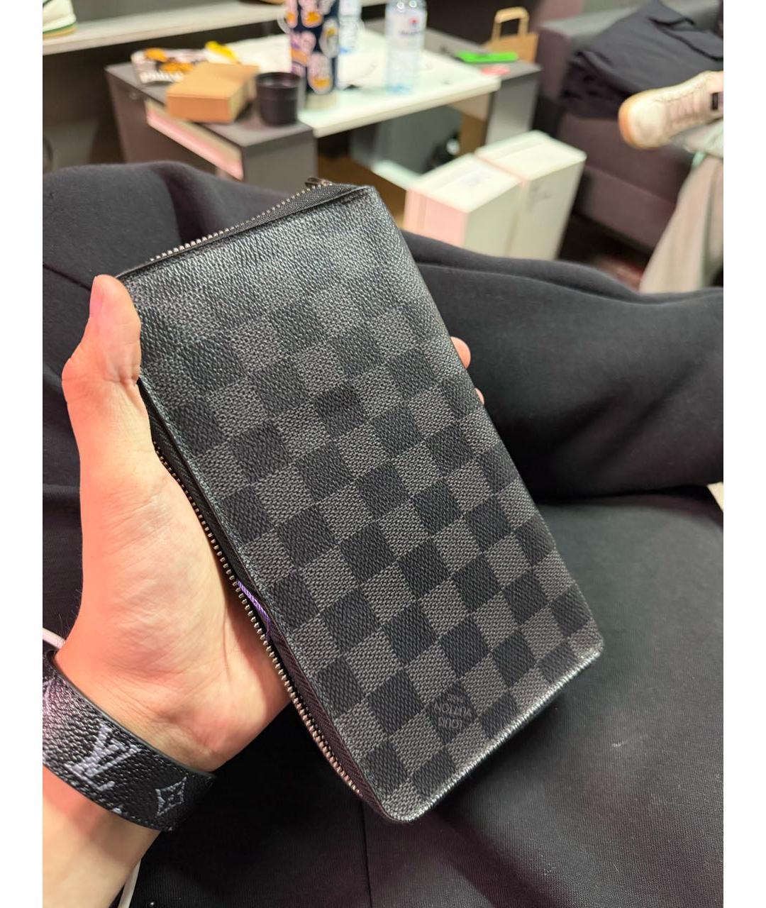 LOUIS VUITTON Черный кожаный кошелек, фото 2