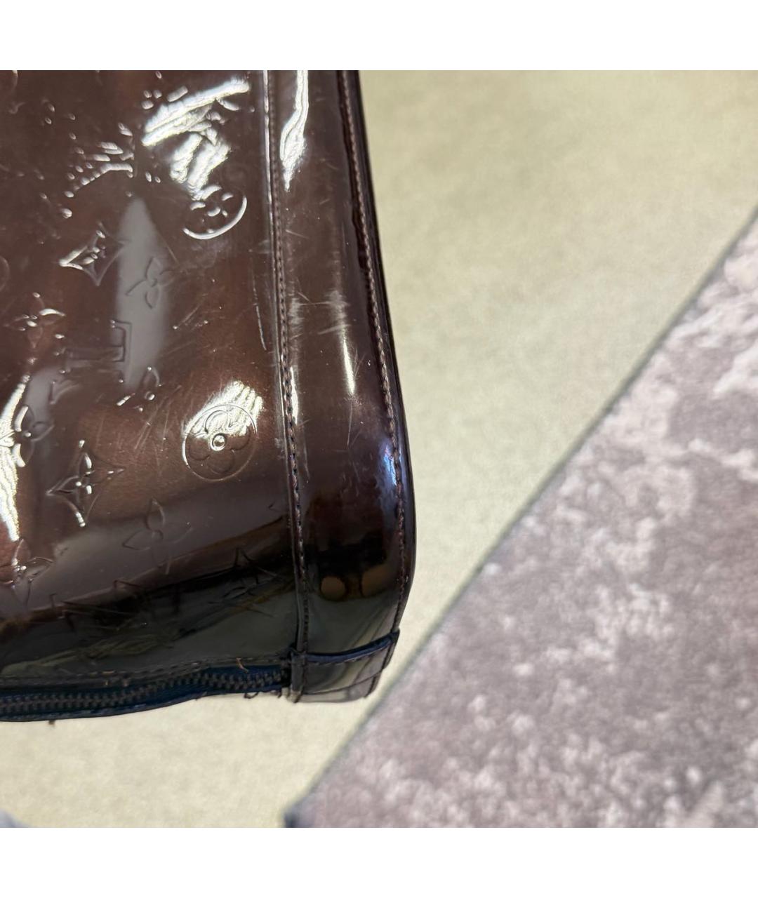 LOUIS VUITTON Бордовая сумка с короткими ручками из лакированной кожи, фото 7