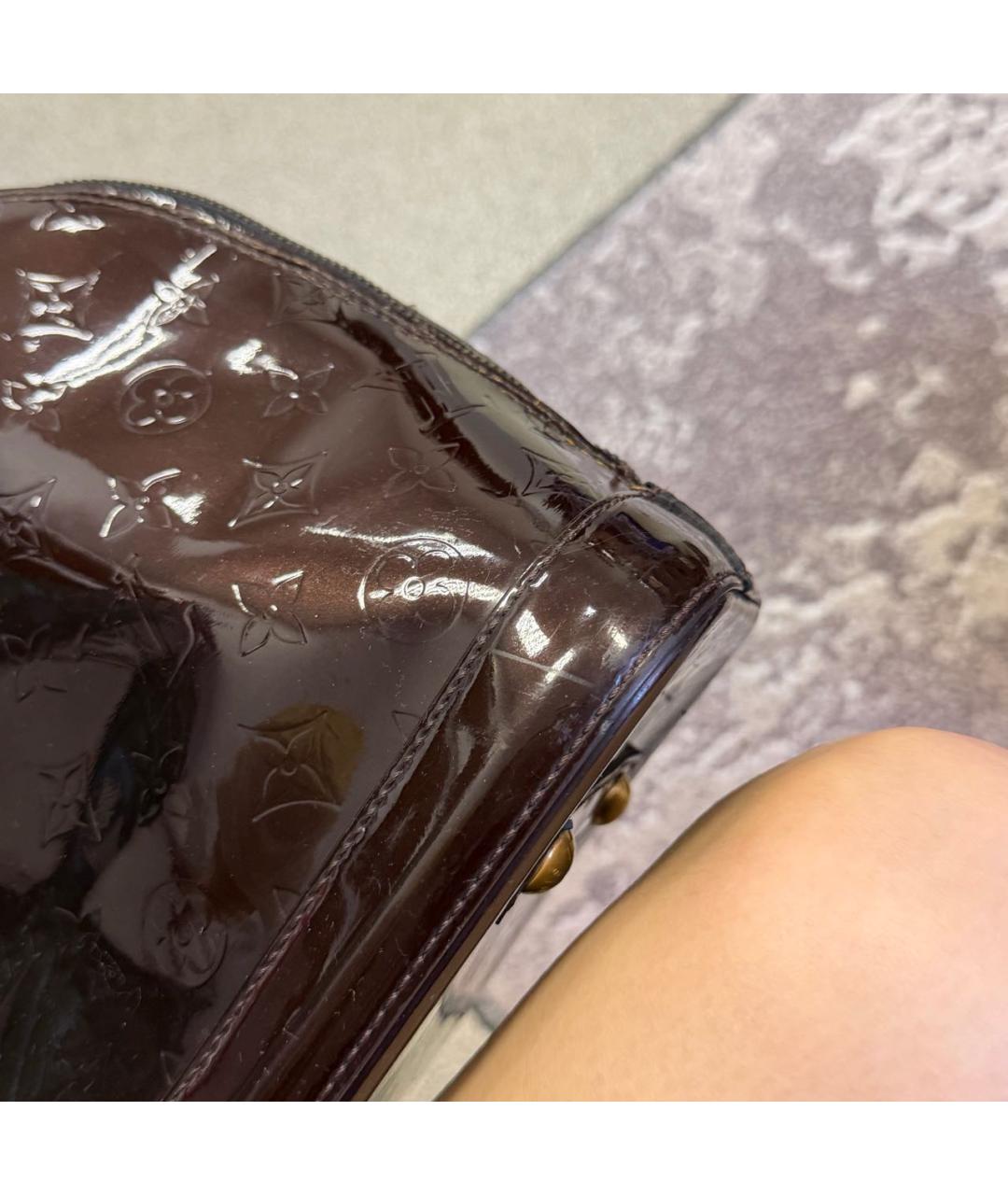 LOUIS VUITTON Бордовая сумка с короткими ручками из лакированной кожи, фото 6