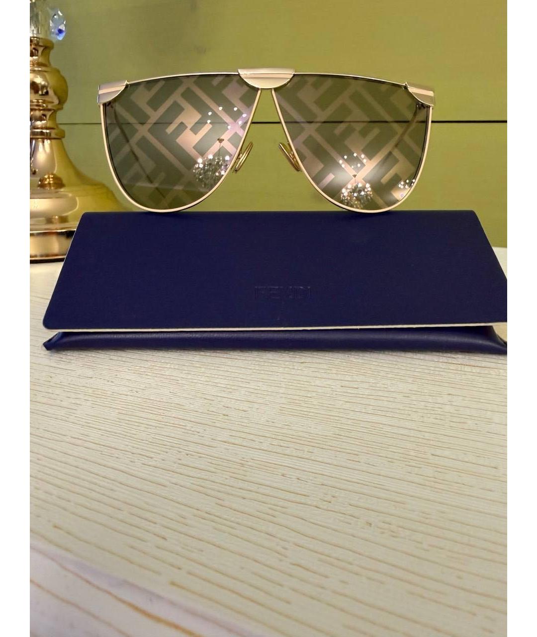 FENDI Золотые металлические солнцезащитные очки, фото 4