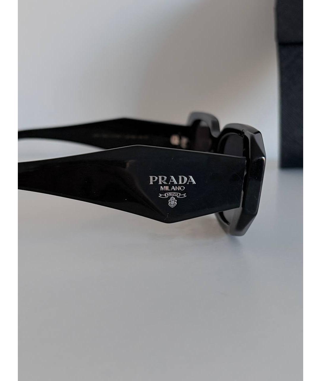 PRADA Черные пластиковые солнцезащитные очки, фото 3