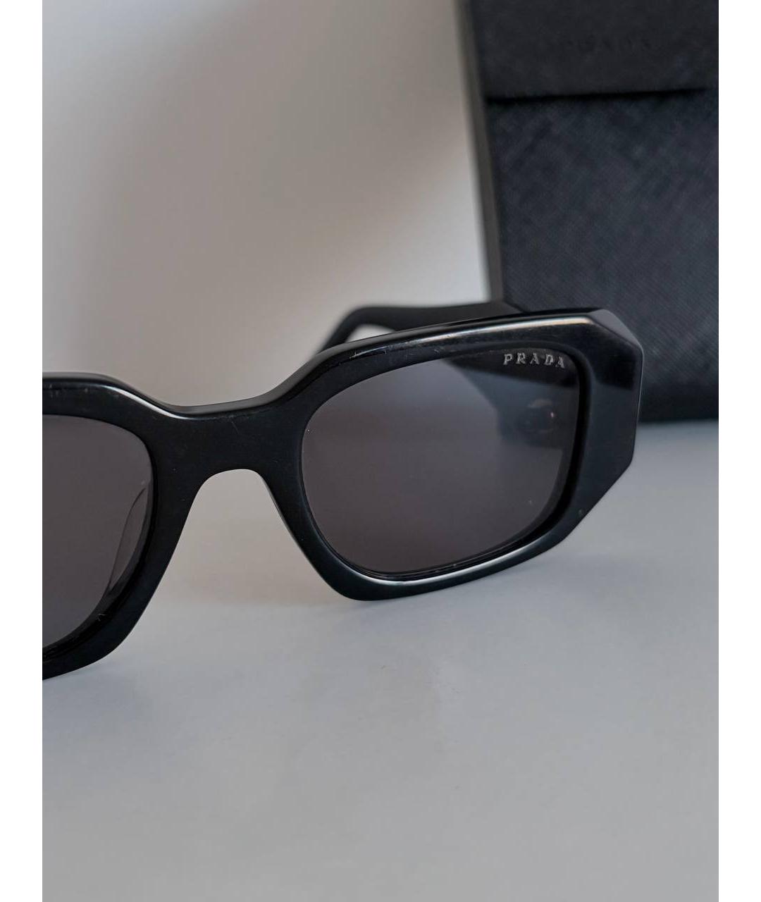 PRADA Черные пластиковые солнцезащитные очки, фото 2