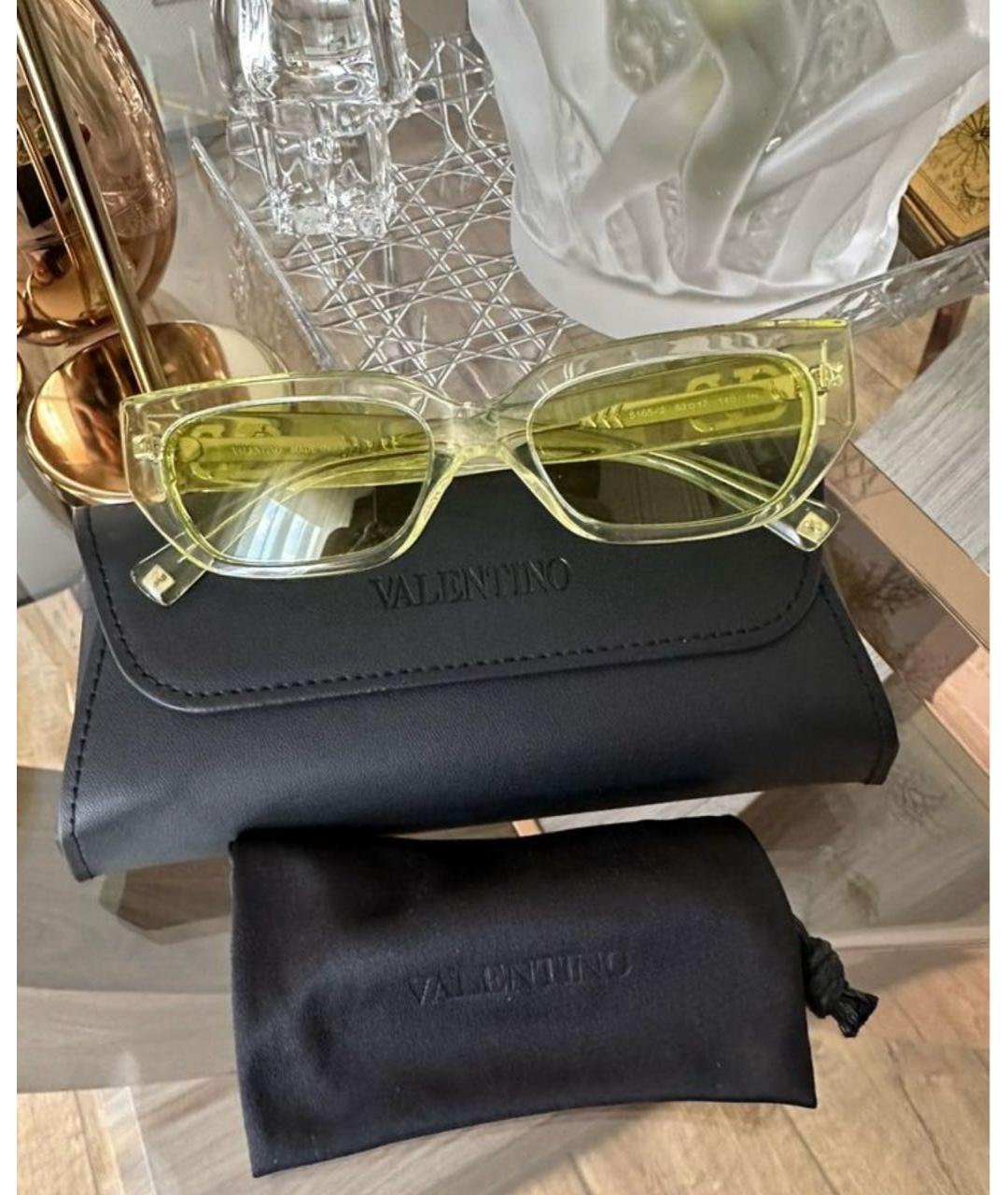 VALENTINO Желтые пластиковые солнцезащитные очки, фото 7
