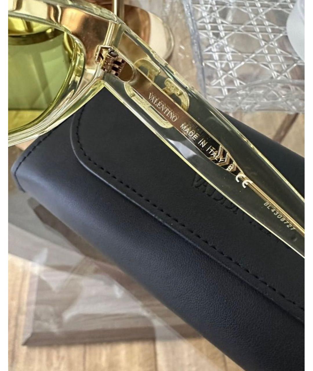 VALENTINO Желтые пластиковые солнцезащитные очки, фото 4