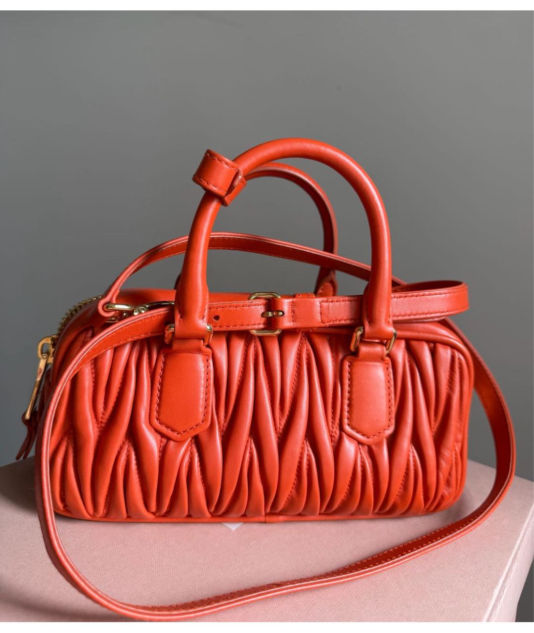 MIU MIU Коралловая кожаная сумка через плечо, фото 2