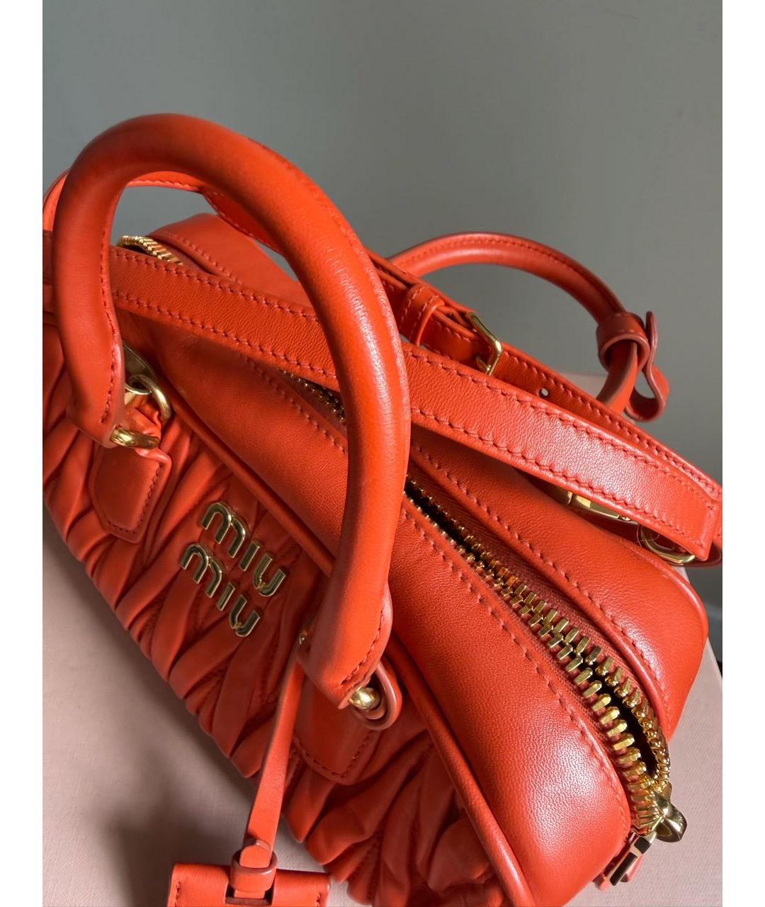 MIU MIU Коралловая кожаная сумка через плечо, фото 4