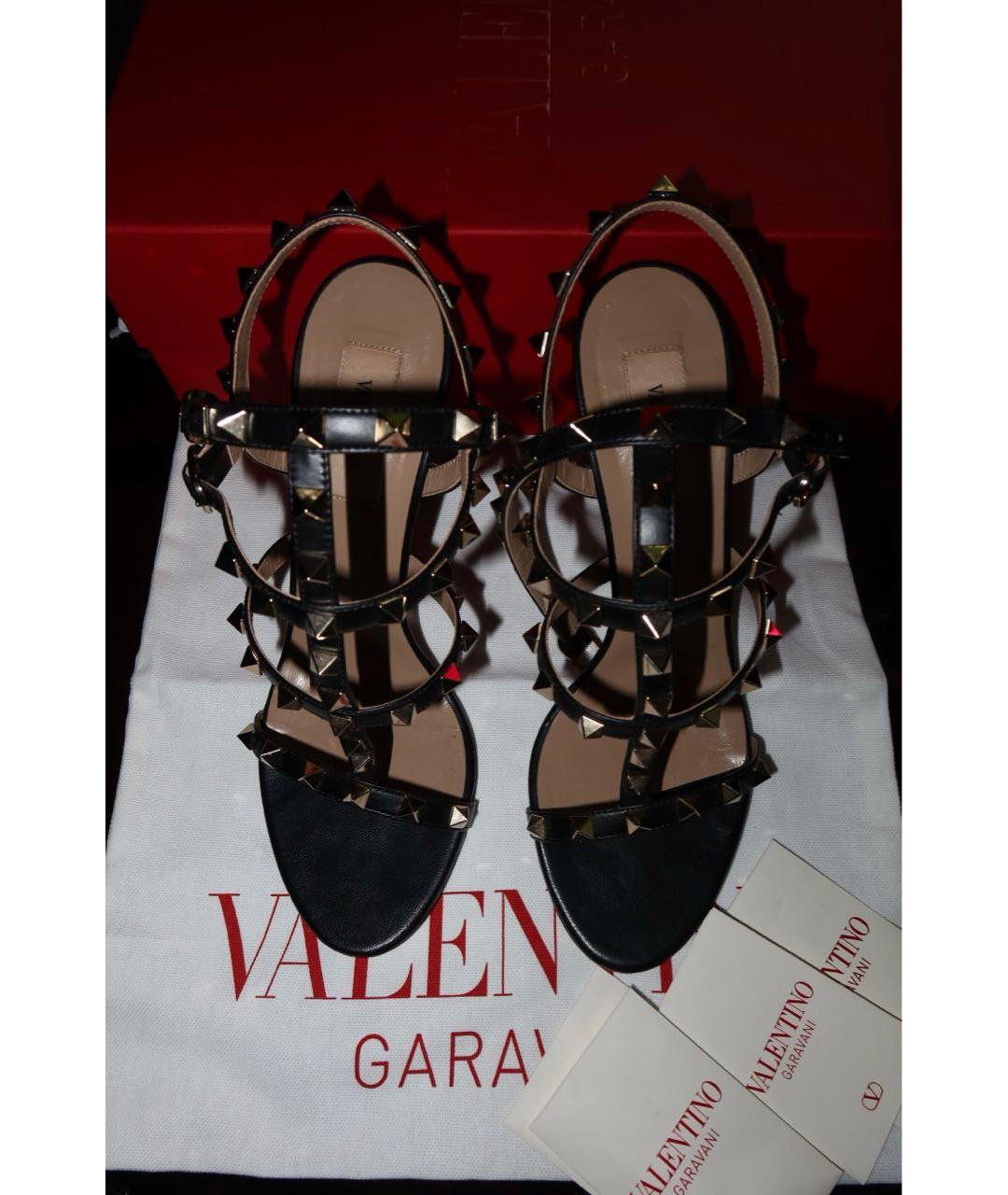 VALENTINO Черные кожаные босоножки, фото 2