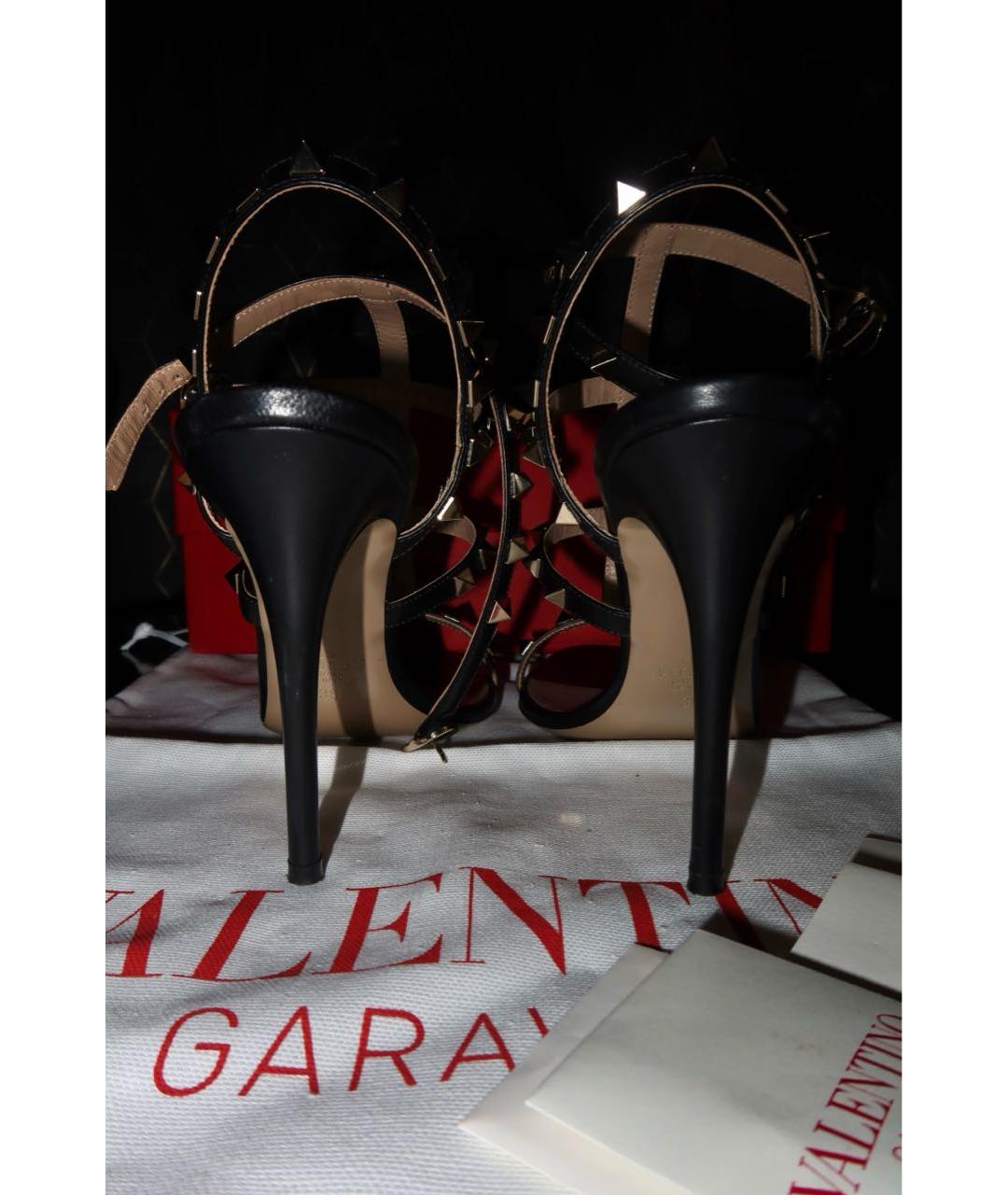 VALENTINO Черные кожаные босоножки, фото 4