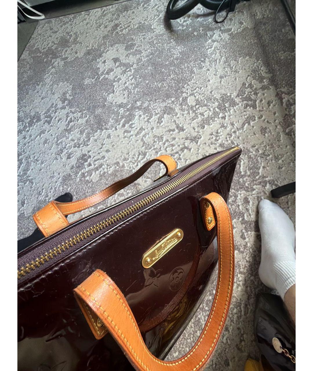 LOUIS VUITTON Фиолетовая сумка с короткими ручками из лакированной кожи, фото 4