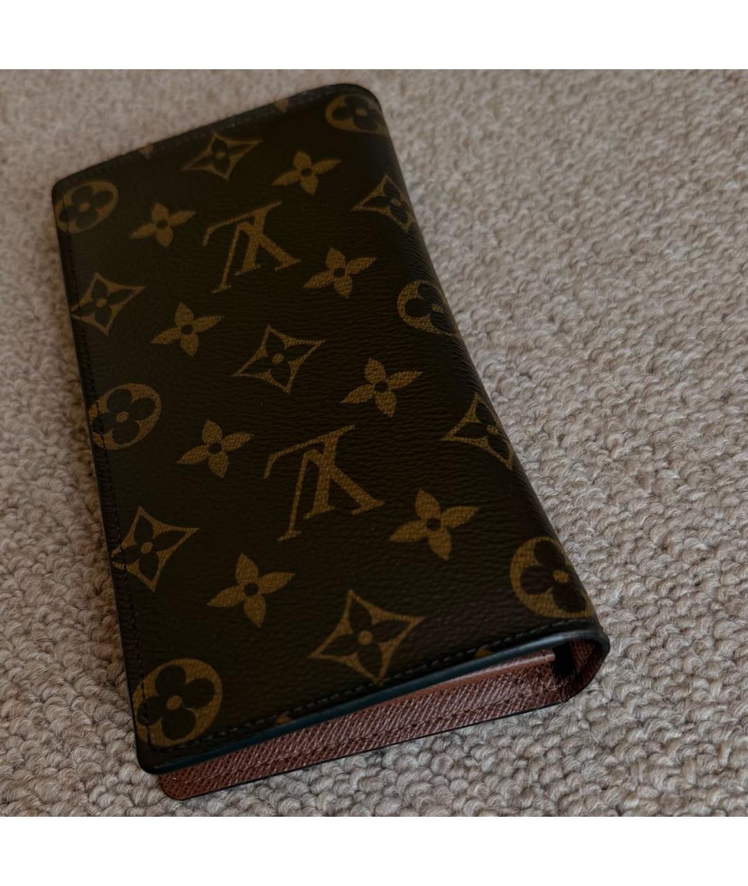 LOUIS VUITTON Коричневый кожаный кошелек, фото 2