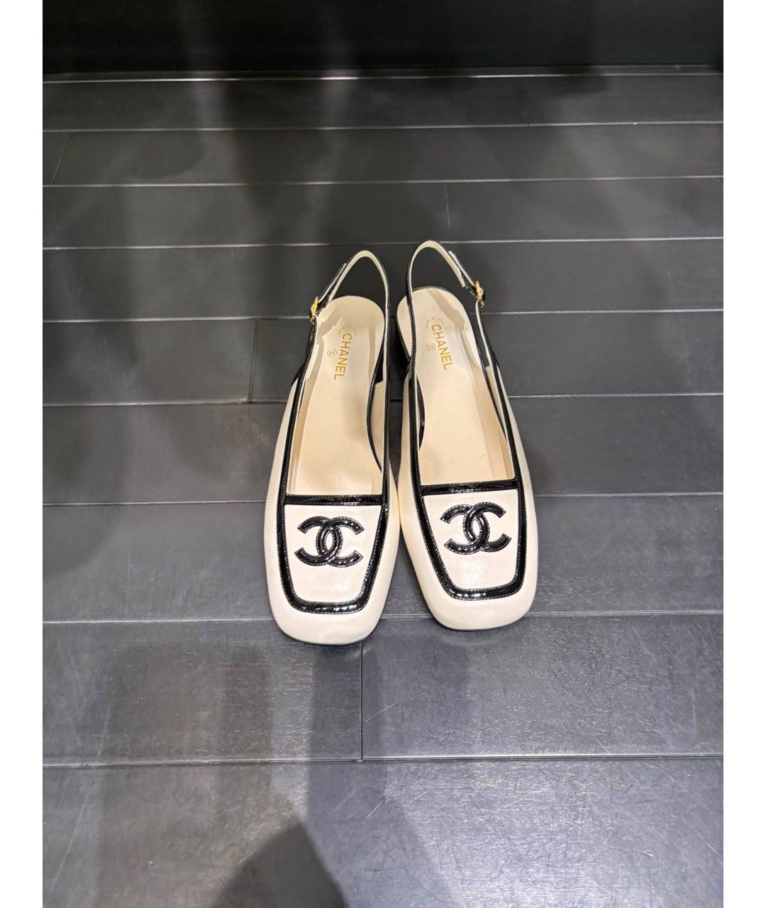 CHANEL Белые кожаные балетки, фото 2