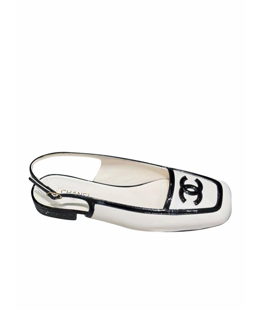 CHANEL Белые кожаные балетки, фото 1