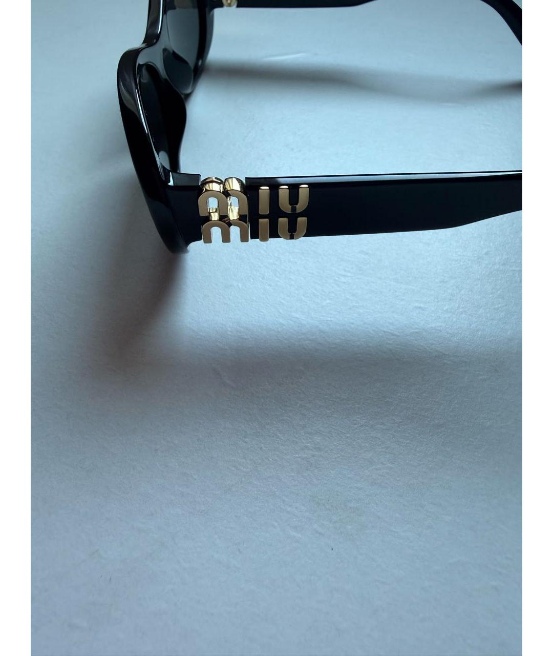 MIU MIU Черные пластиковые солнцезащитные очки, фото 3