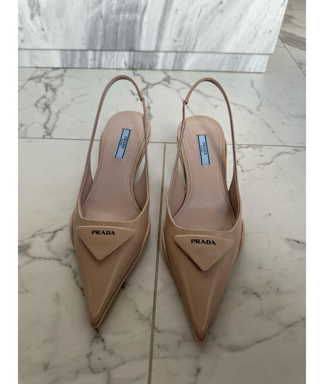 PRADA Бежевые туфли из лакированной кожи, фото 2