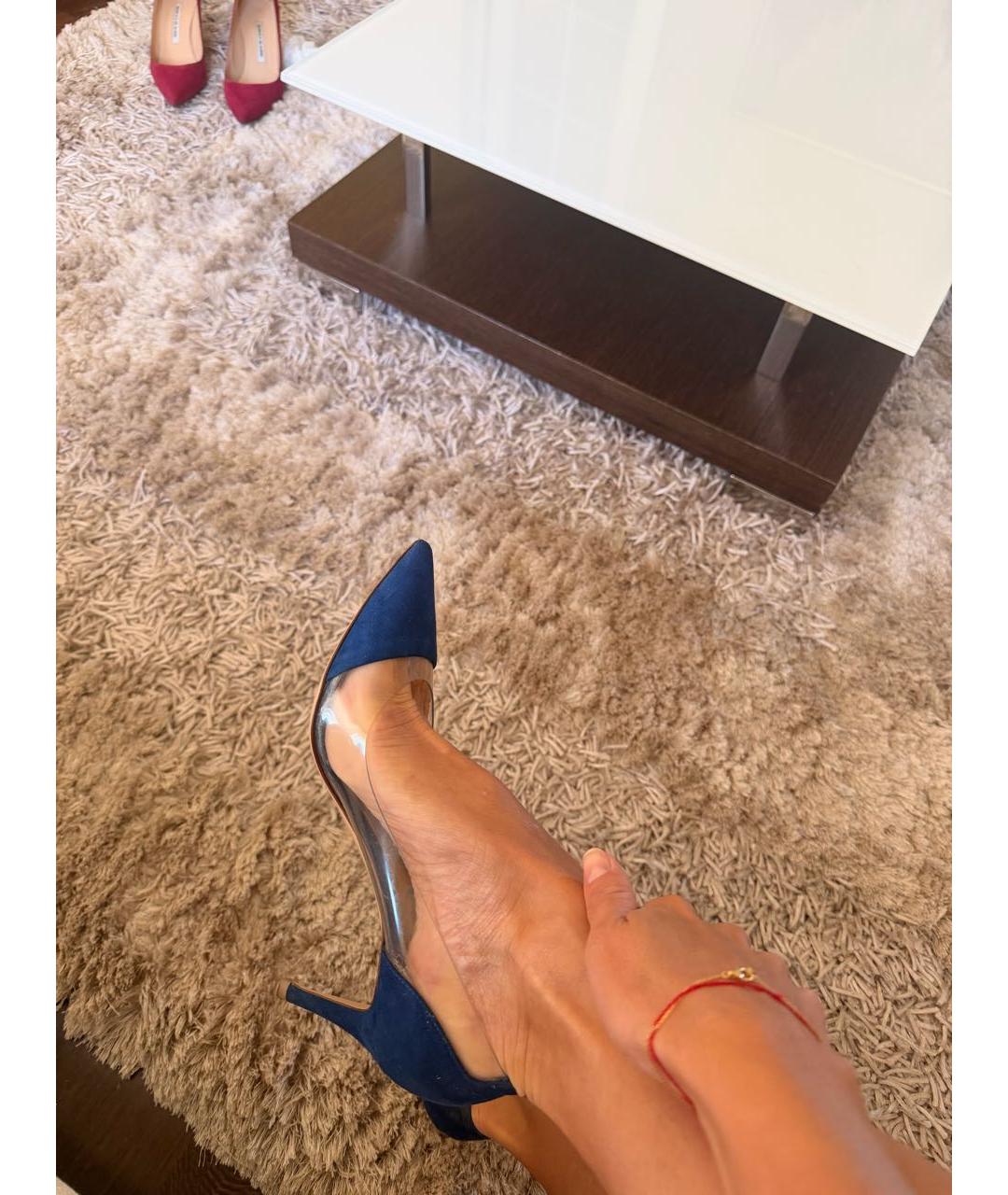 GIANVITO ROSSI Темно-синие замшевые лодочки на низком каблуке, фото 5