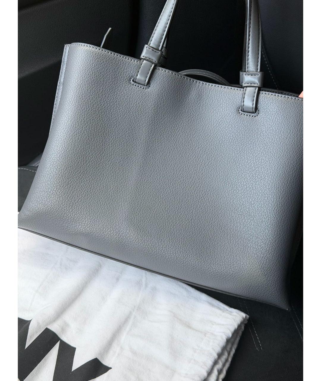 DKNY Серая кожаная сумка с короткими ручками, фото 3