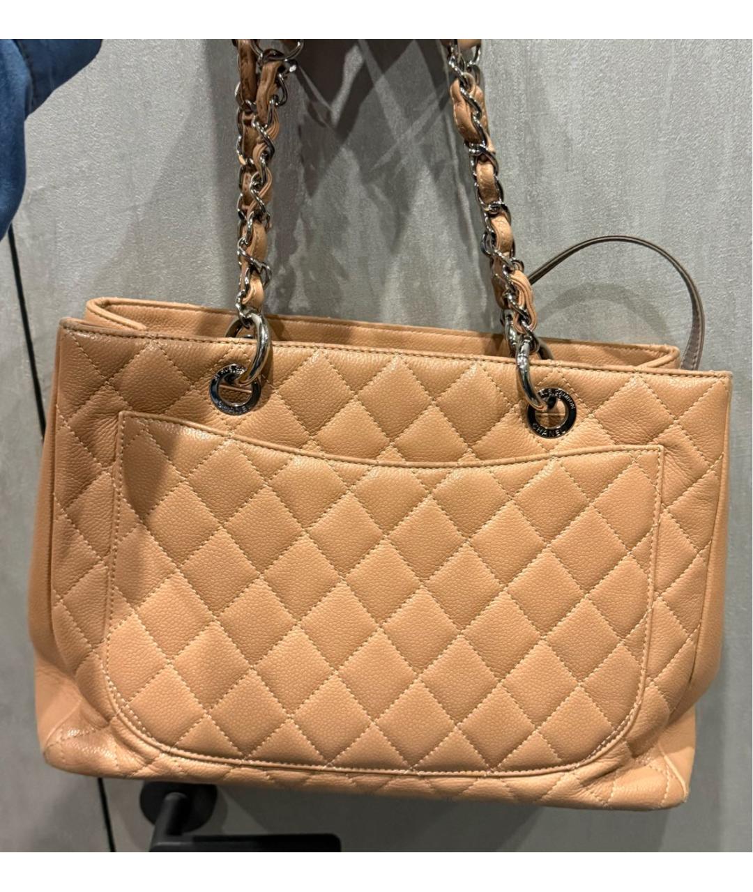 CHANEL Коралловая кожаная сумка тоут, фото 3