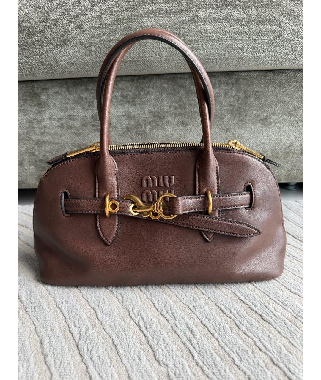 MIU MIU Коричневая кожаная сумка с короткими ручками, фото 9