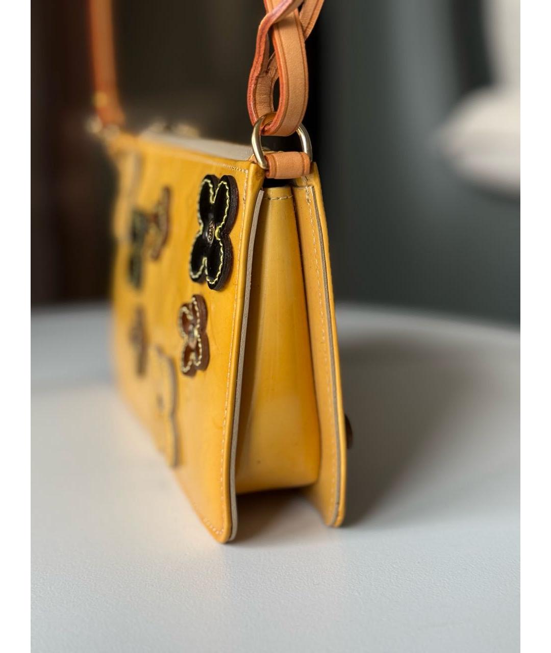 LOUIS VUITTON Коричневая сумка с короткими ручками из лакированной кожи, фото 7
