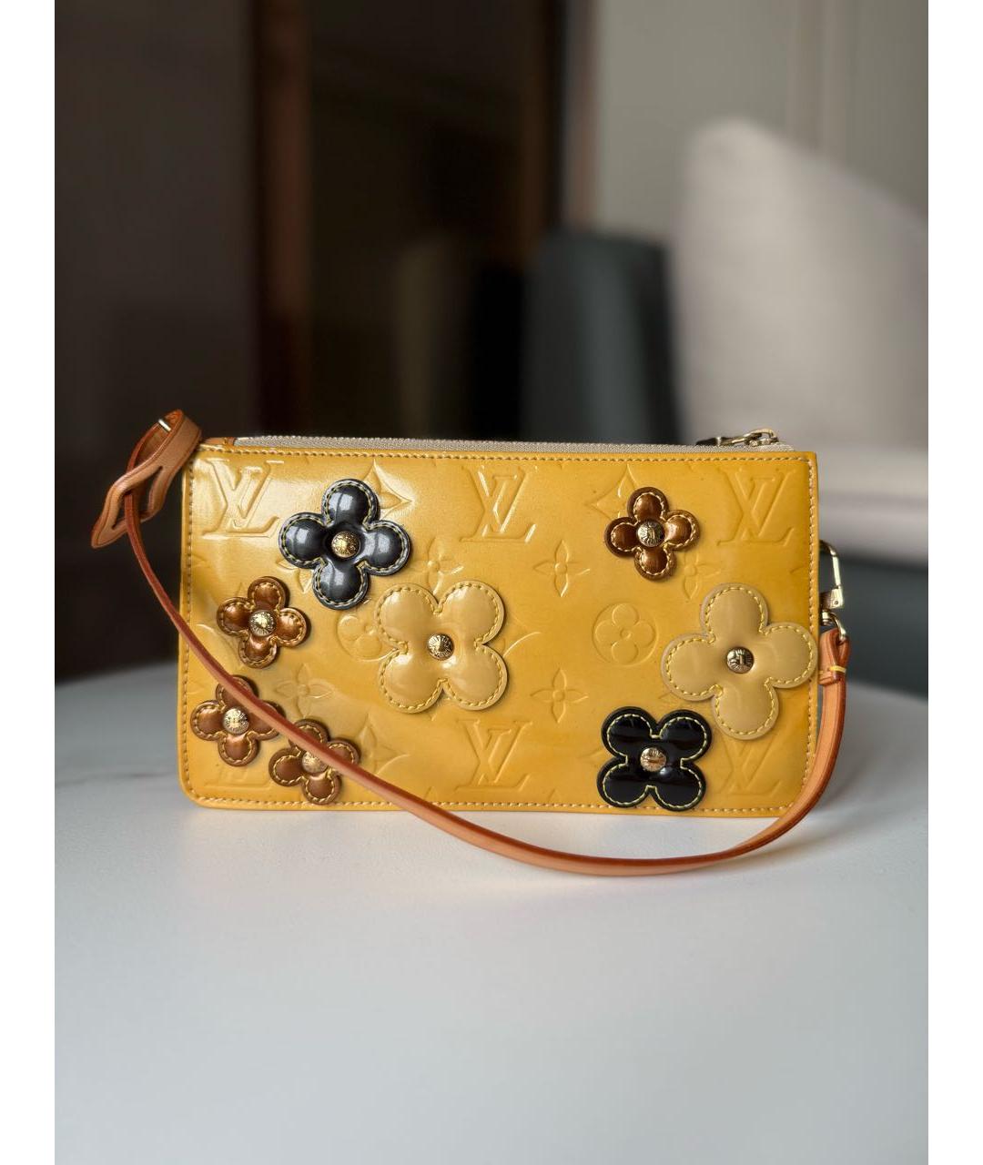 LOUIS VUITTON Коричневая сумка с короткими ручками из лакированной кожи, фото 3