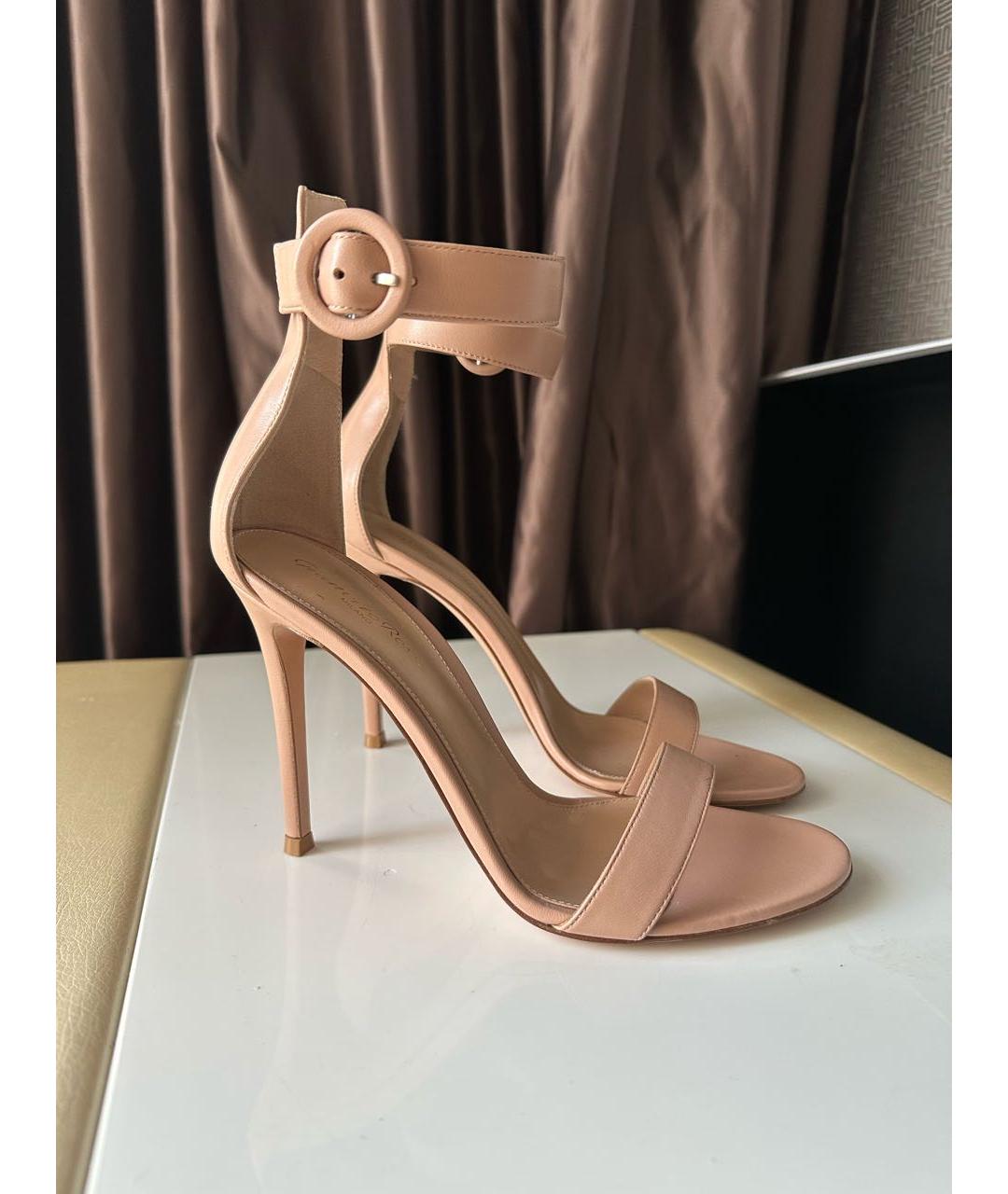 GIANVITO ROSSI Бежевые кожаные босоножки, фото 9