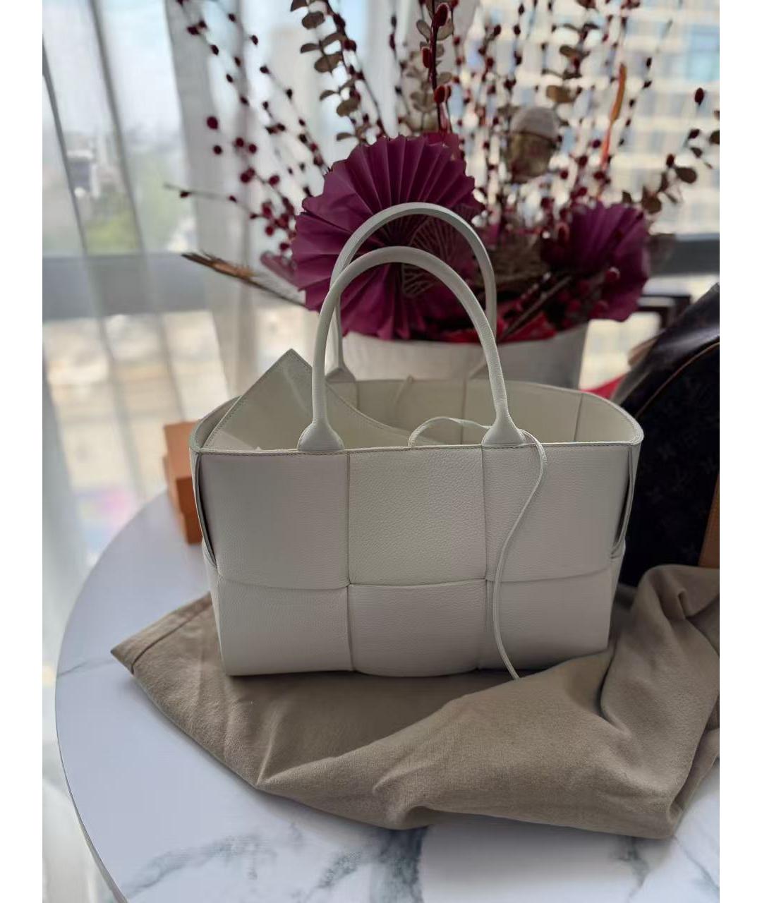 BOTTEGA VENETA Кожаная сумка с короткими ручками, фото 2