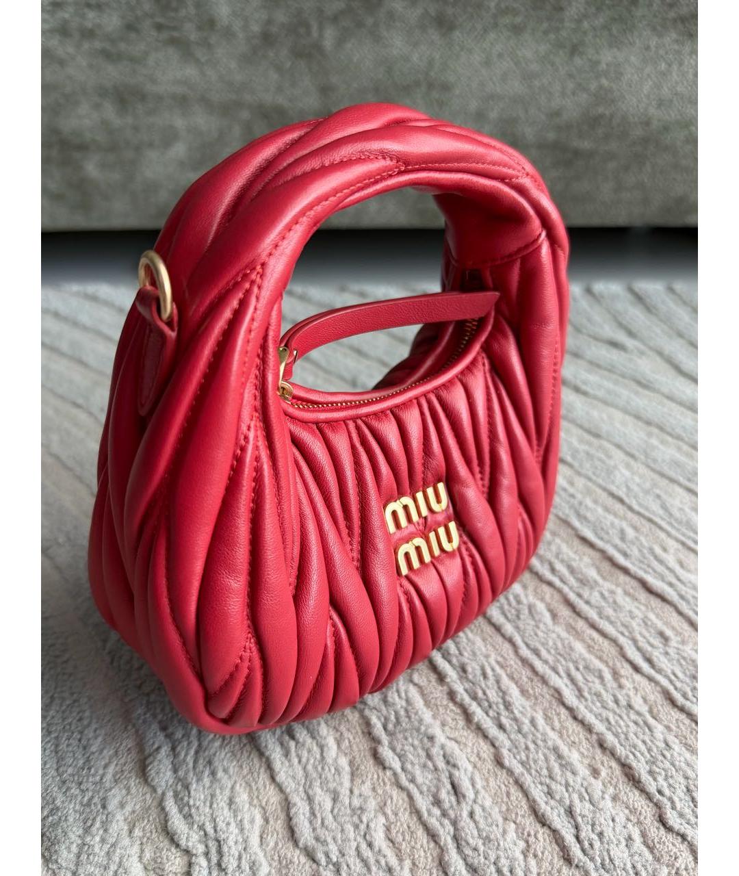 MIU MIU Красная кожаная сумка с короткими ручками, фото 2