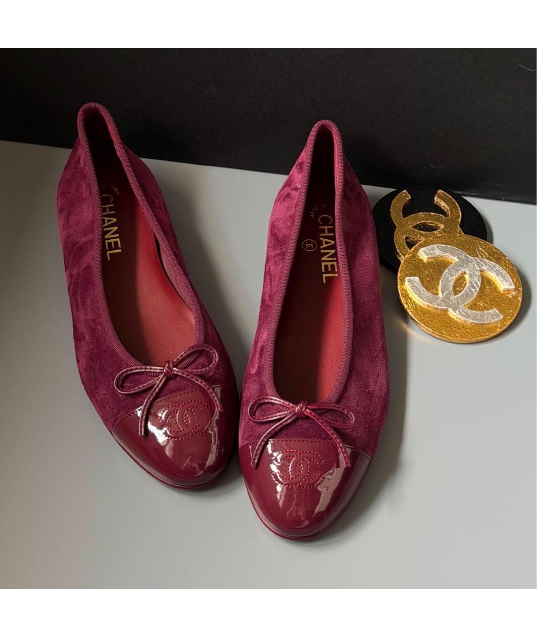 CHANEL Бордовые замшевые балетки, фото 3