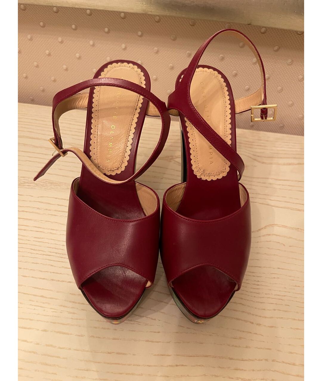 CHARLOTTE OLYMPIA Бордовые кожаные туфли, фото 2