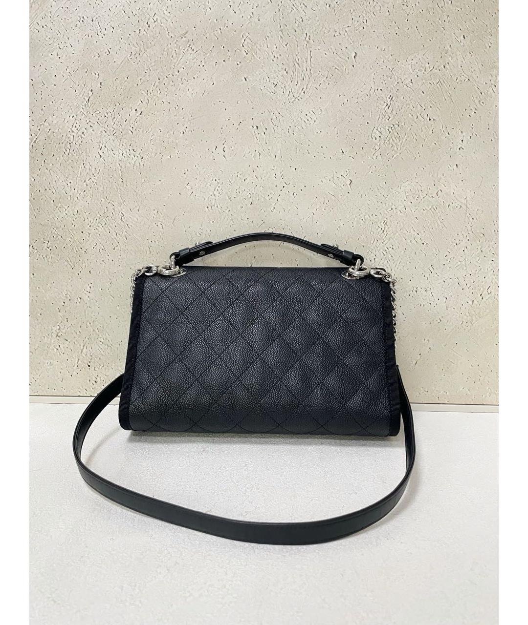 CHANEL Черная кожаная сумка с короткими ручками, фото 3