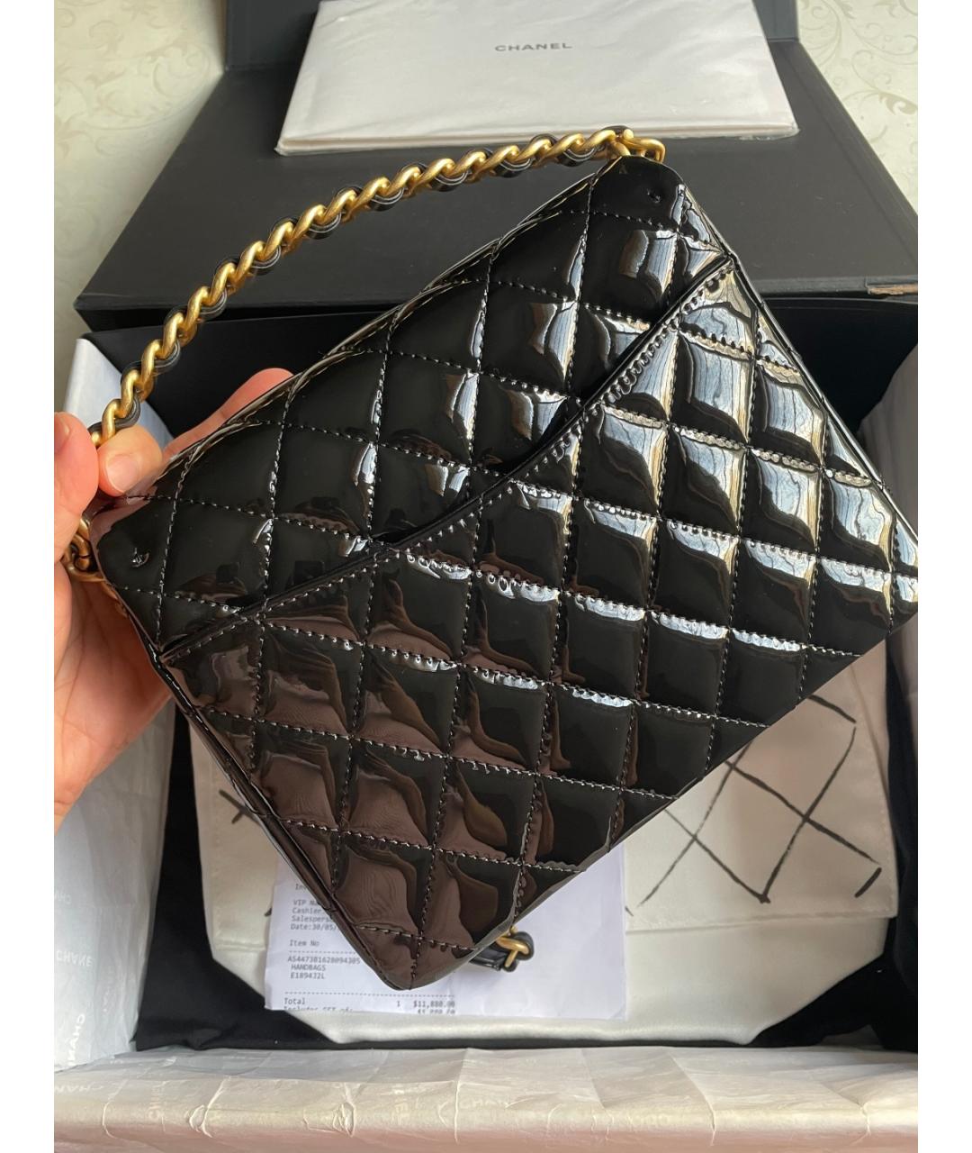 CHANEL Черная сумка через плечо из лакированной кожи, фото 3