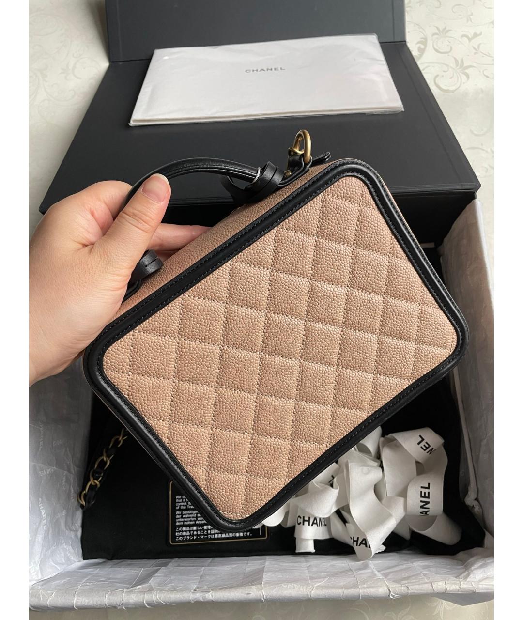CHANEL Бежевая кожаная сумка через плечо, фото 3