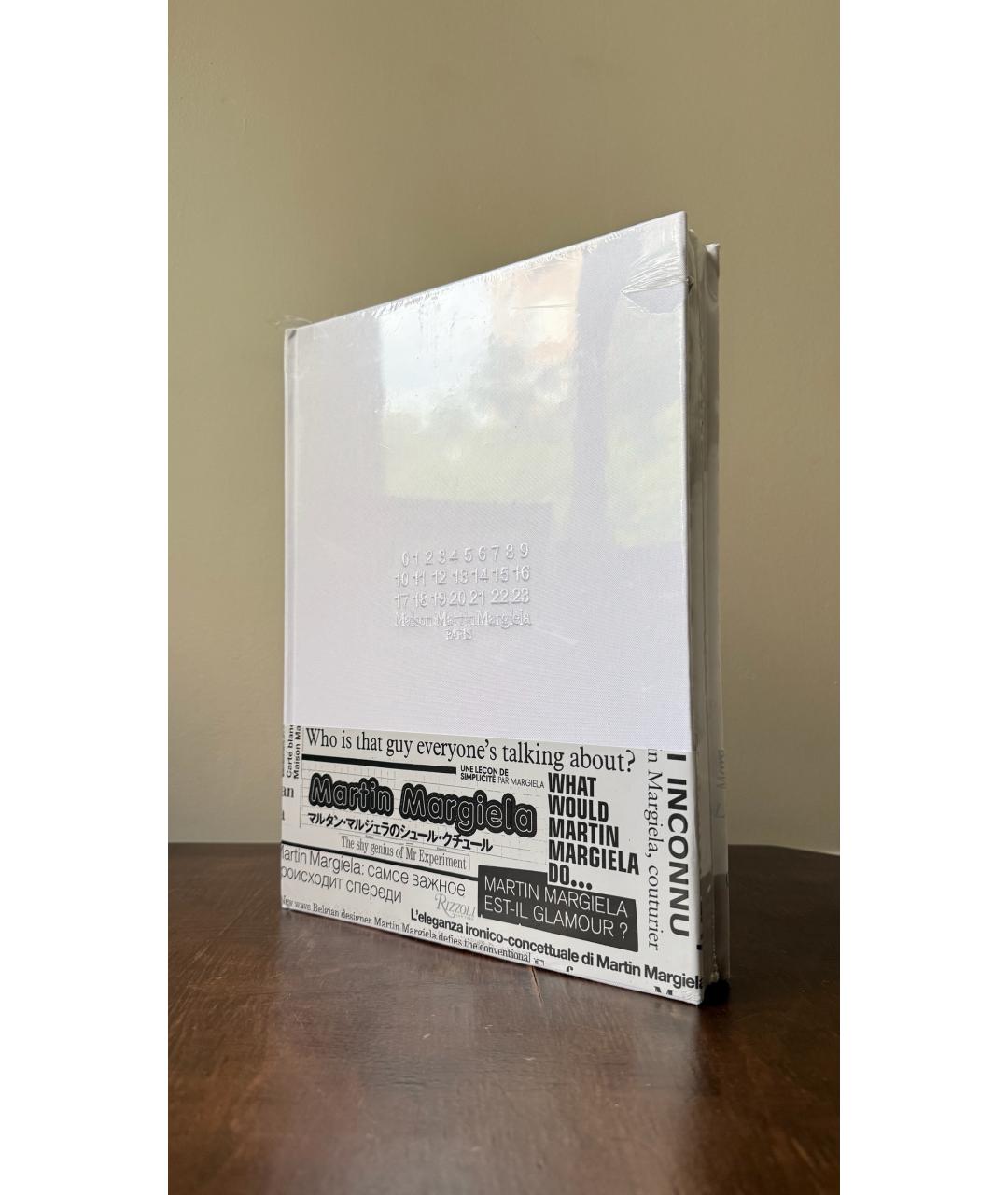MAISON MARGIELA Белая книга, фото 2
