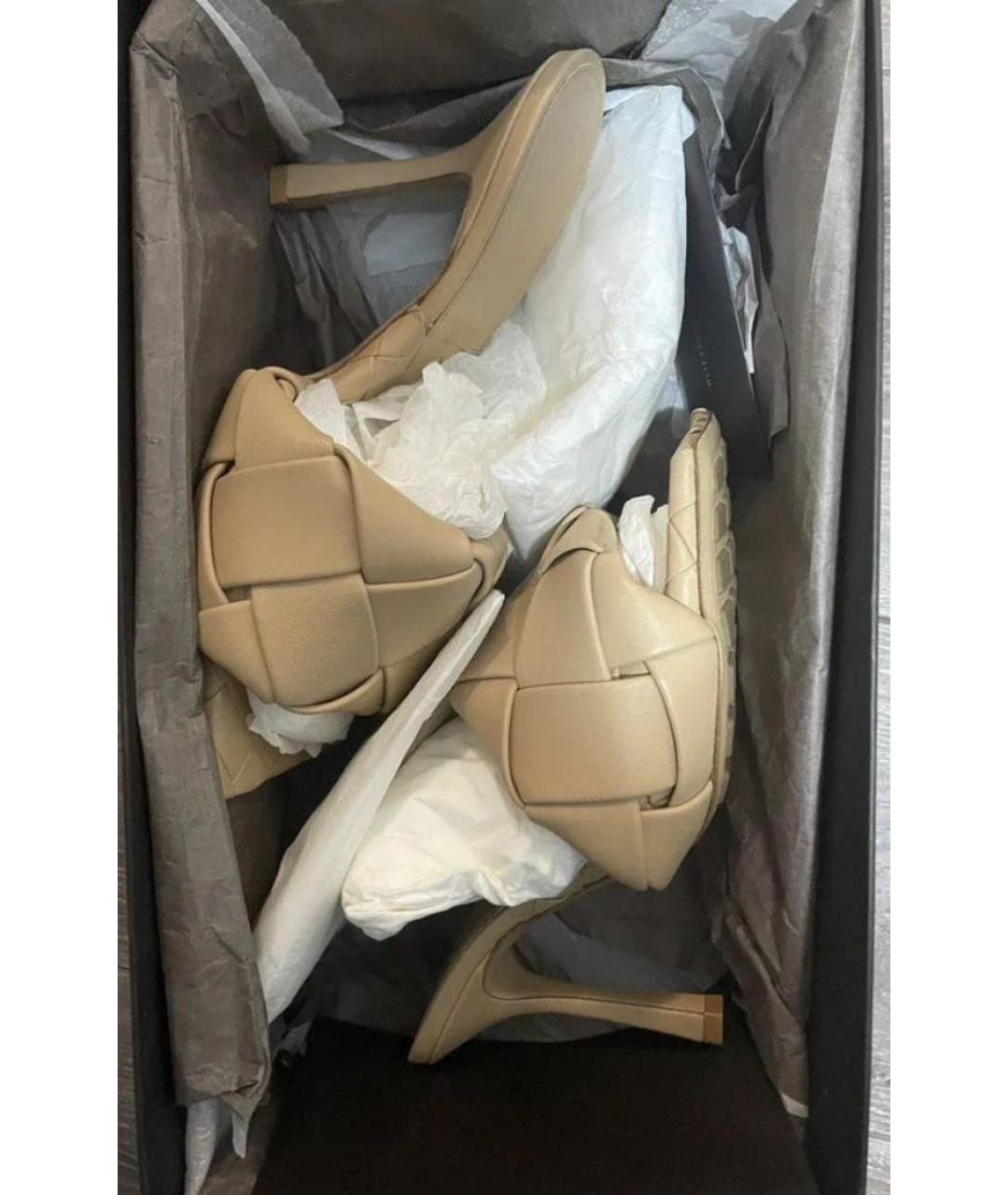 BOTTEGA VENETA Бежевые кожаные мюли, фото 4