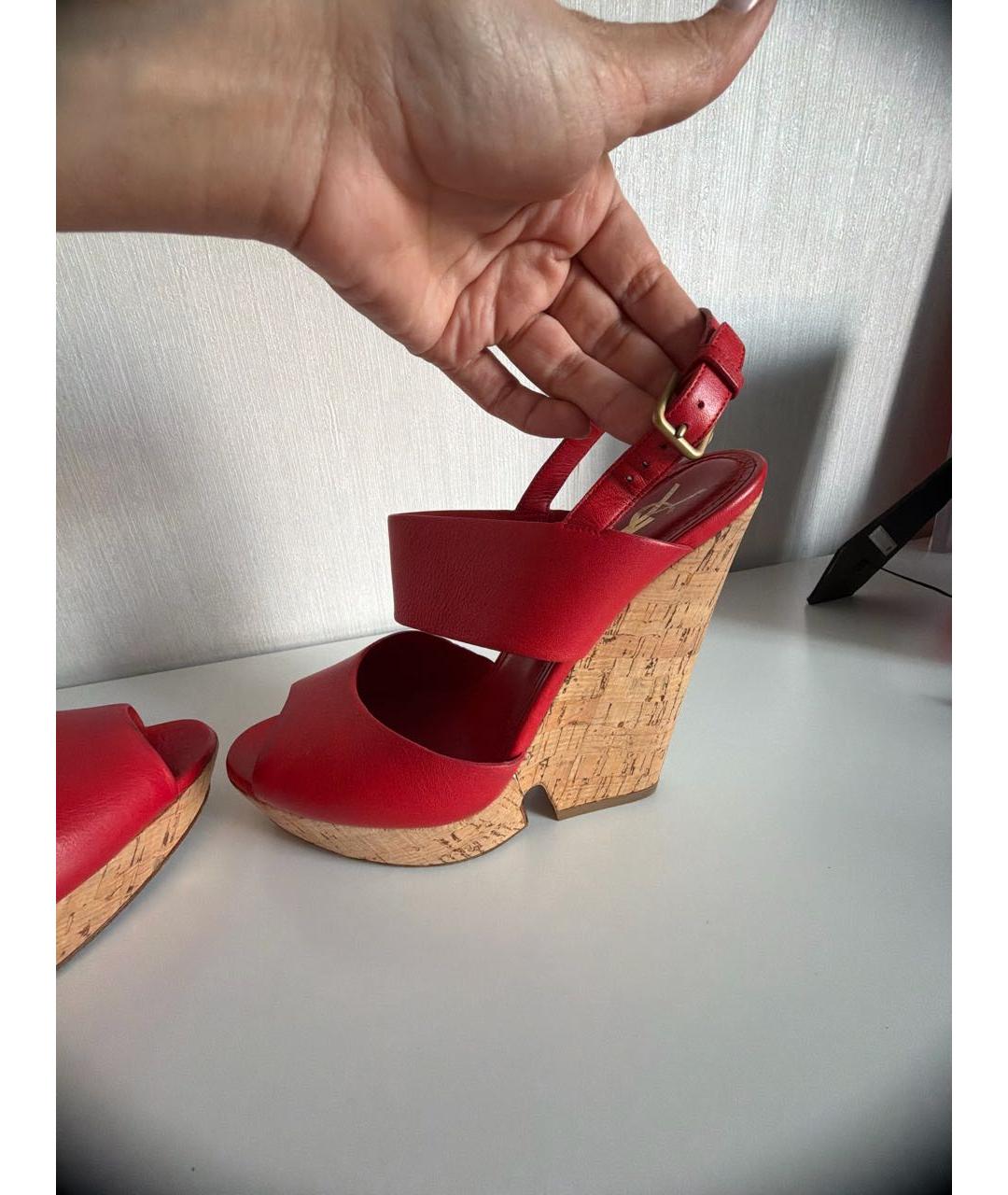 SAINT LAURENT Красные кожаные босоножки, фото 7