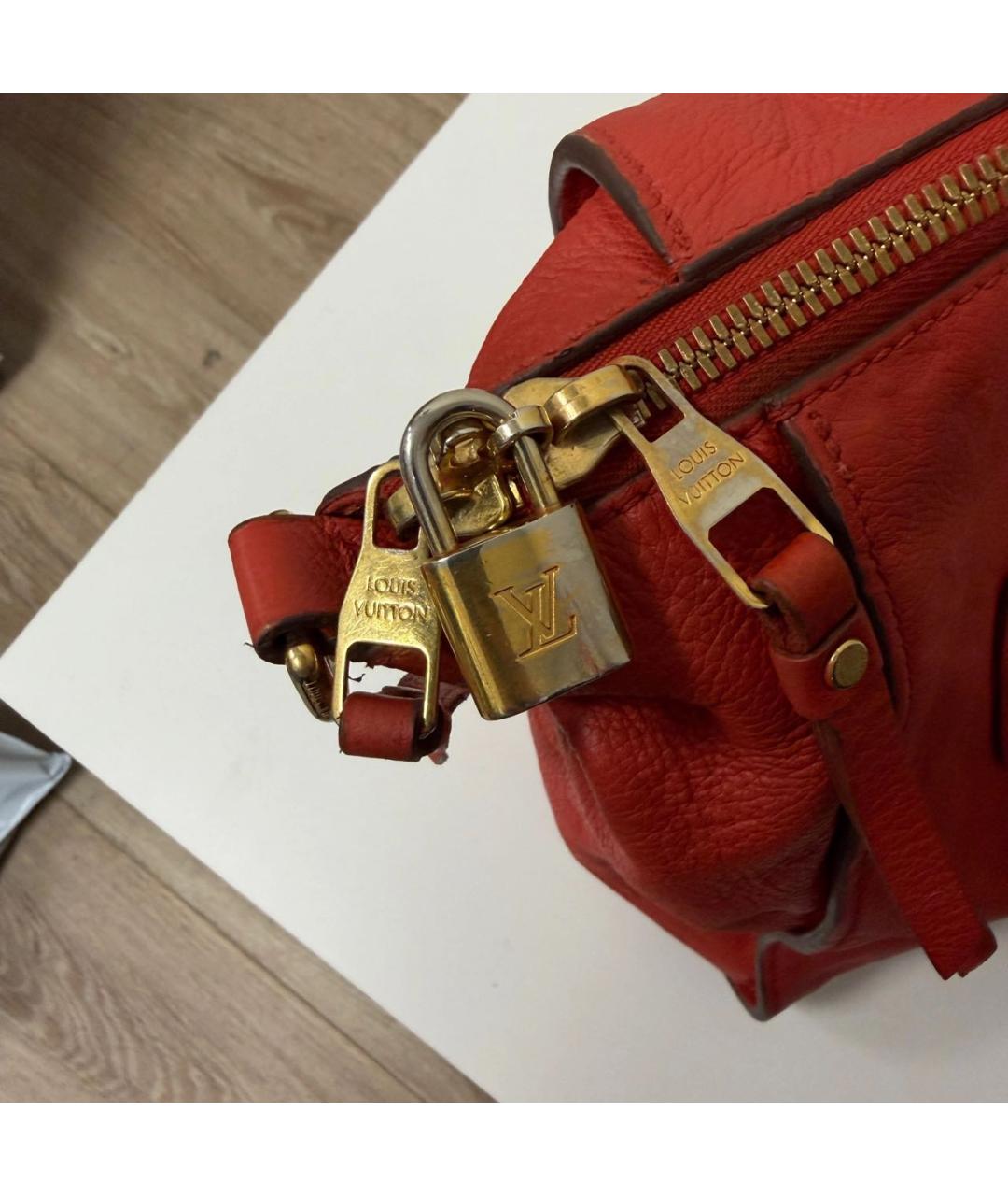 LOUIS VUITTON Красная кожаная сумка с короткими ручками, фото 7