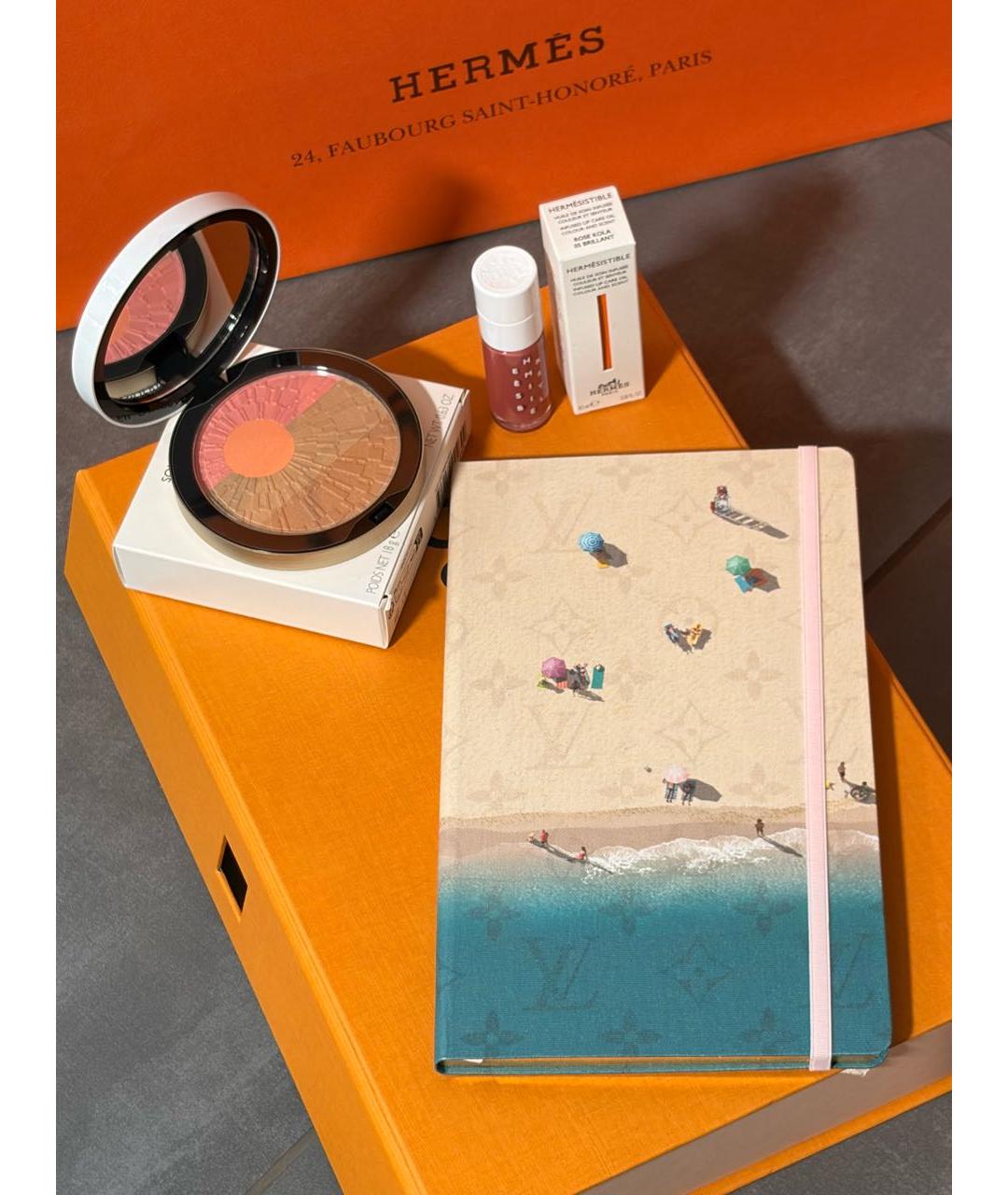 LOUIS VUITTON Голубая книга, фото 3
