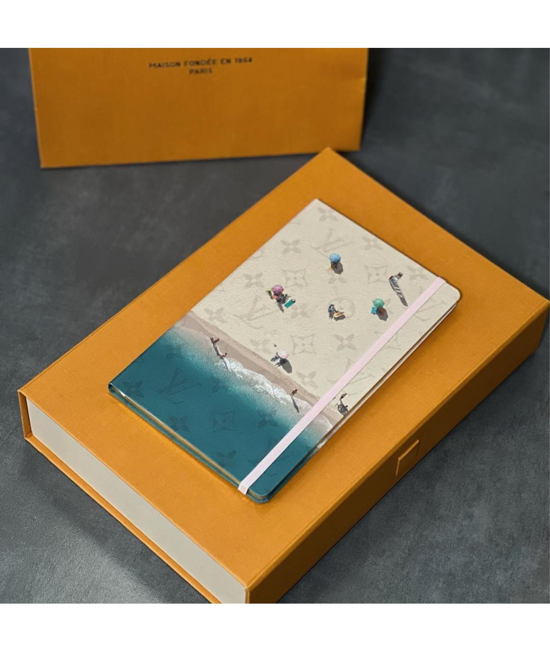 LOUIS VUITTON Голубая книга, фото 2