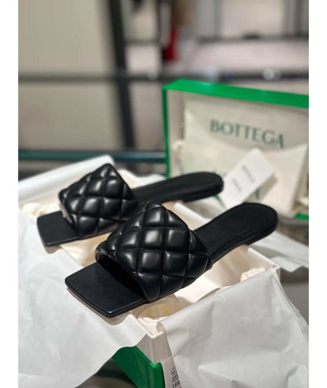 BOTTEGA VENETA Черные кожаные мюли, фото 2
