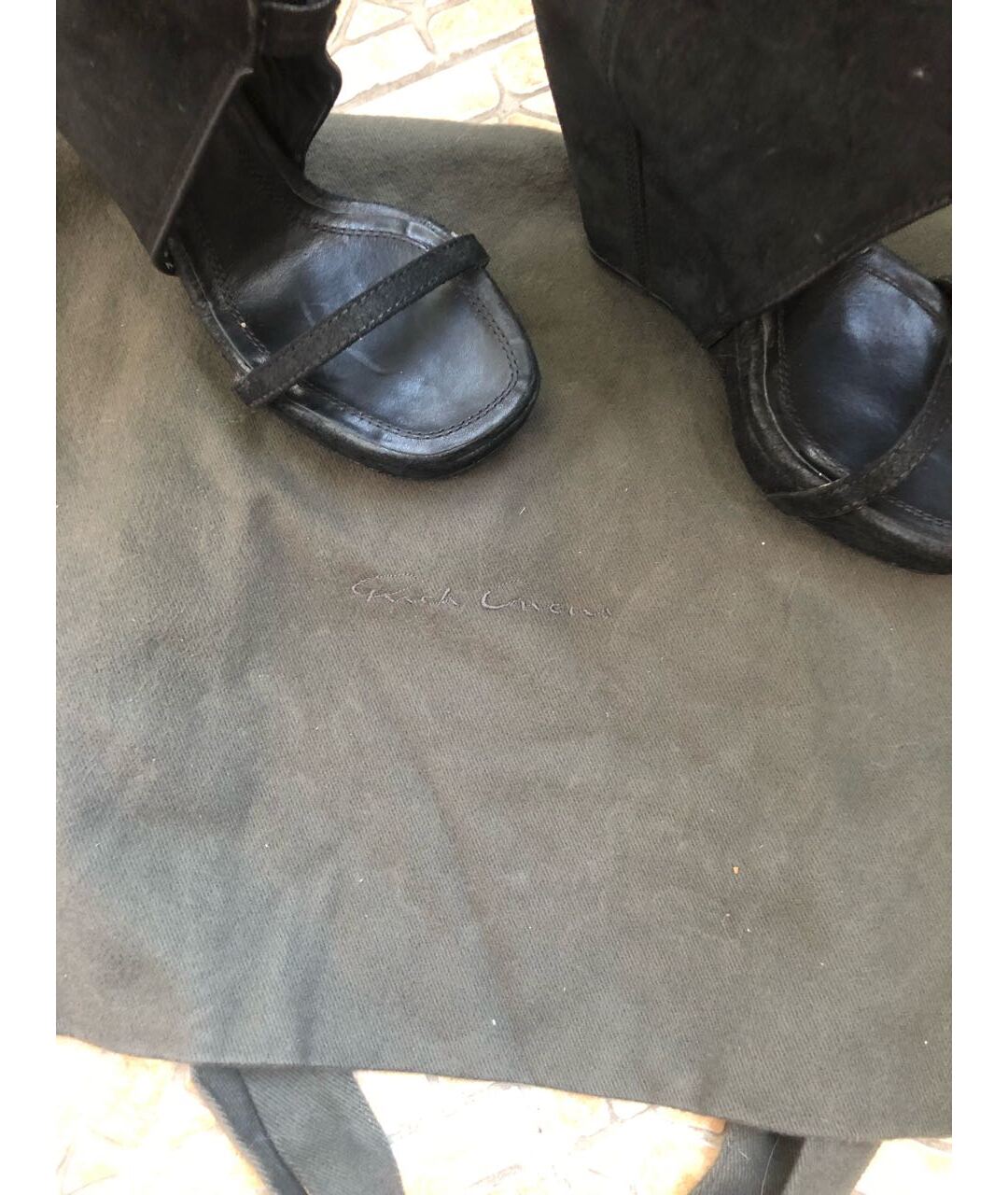 RICK OWENS Черные нубуковые босоножки, фото 5