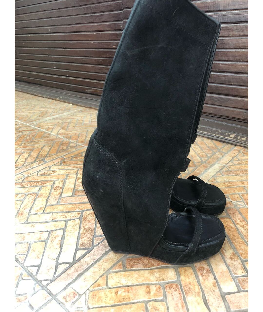 RICK OWENS Черные нубуковые босоножки, фото 4