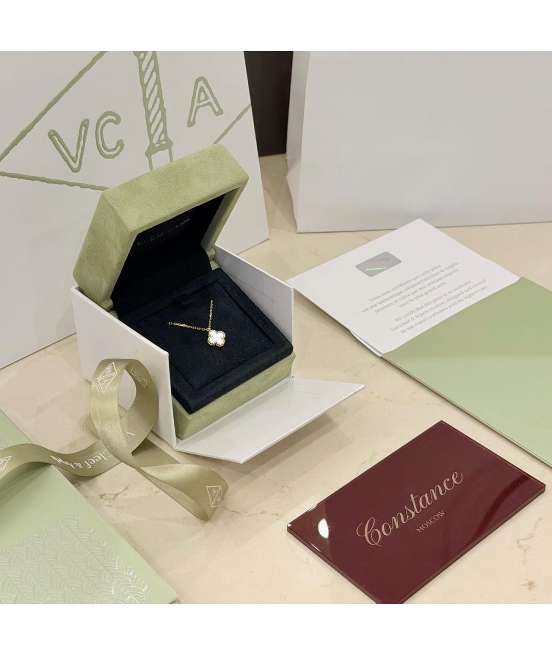 VAN CLEEF & ARPELS Белая подвеска из желтого золота, фото 2
