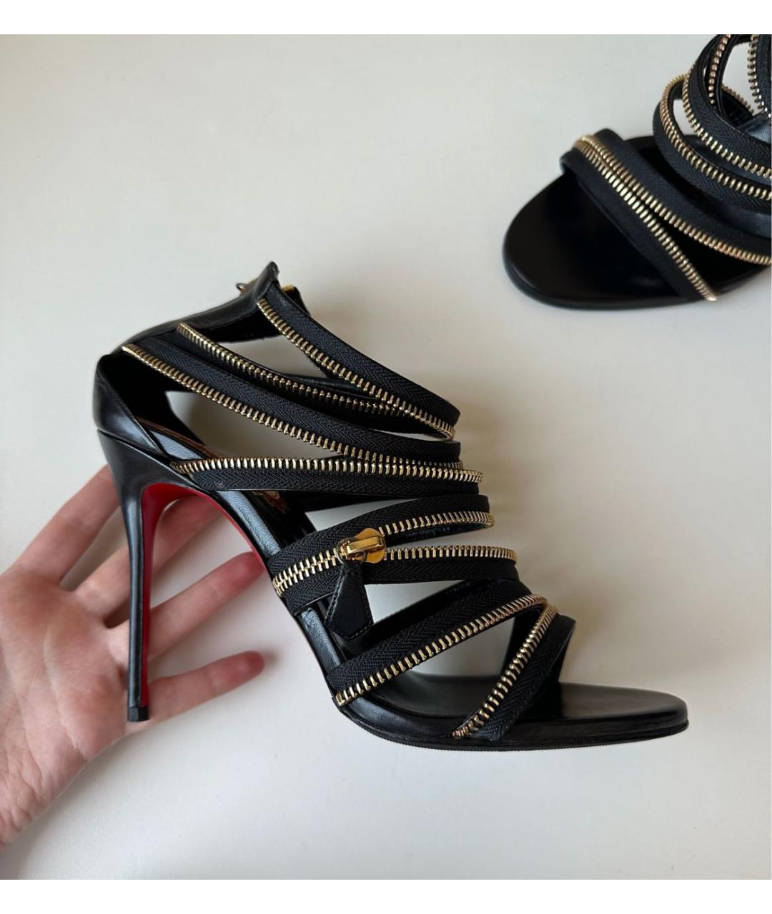 CHRISTIAN LOUBOUTIN Черные кожаные босоножки, фото 5